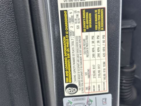 Used 2021 Volkswagen Tiguan SE w/ Panoramic Sunroof Package image 39