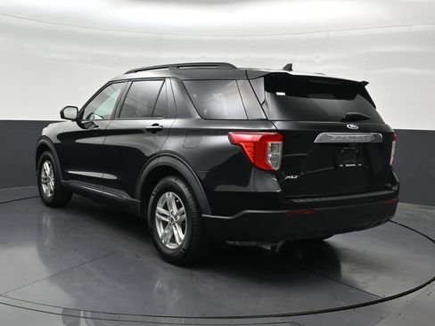 Used 2021 Ford Explorer XLT RWD image 3