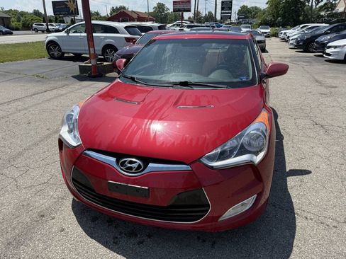 Used 2013 Hyundai Veloster w/ Style Pkg FWD image 2