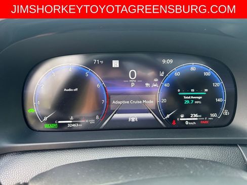 Used 2023 Toyota Crown Platinum image 16