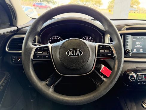 Used 2019 Kia Sorento LX image 10
