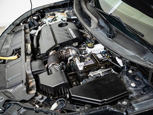 Used 2022 Nissan Rogue SV w/ SV Premium Package image 38