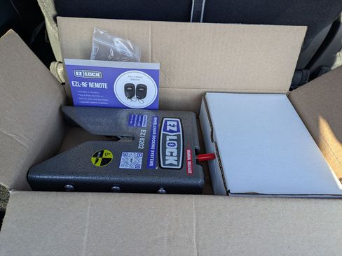 Used 2025 Chrysler Pacifica Select image 34