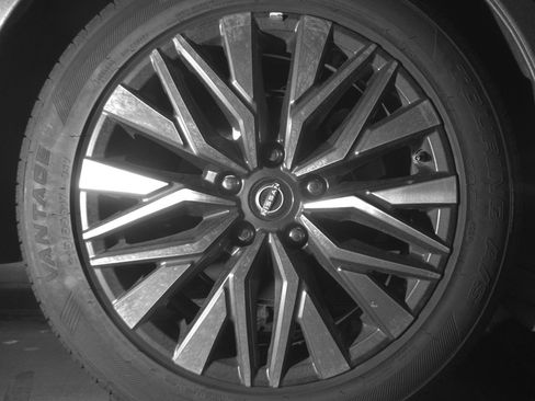 Used 2025 Nissan Altima 2.5 SV image 15