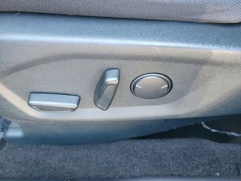 Used 2019 Ford Explorer XLT w/ Equipment Group 201A FWD image 19