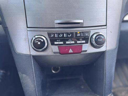 Used 2012 Subaru Outback 2.5i Premium w/ All-Weather Pkg AWD/4WD image 25