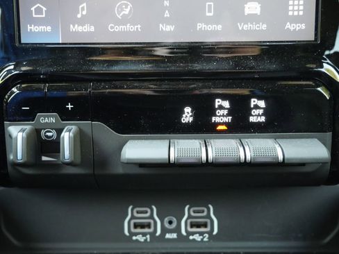 Used 2026 RAM 1500 Laramie w/ Sport Appearance Package AWD/4WD image 16