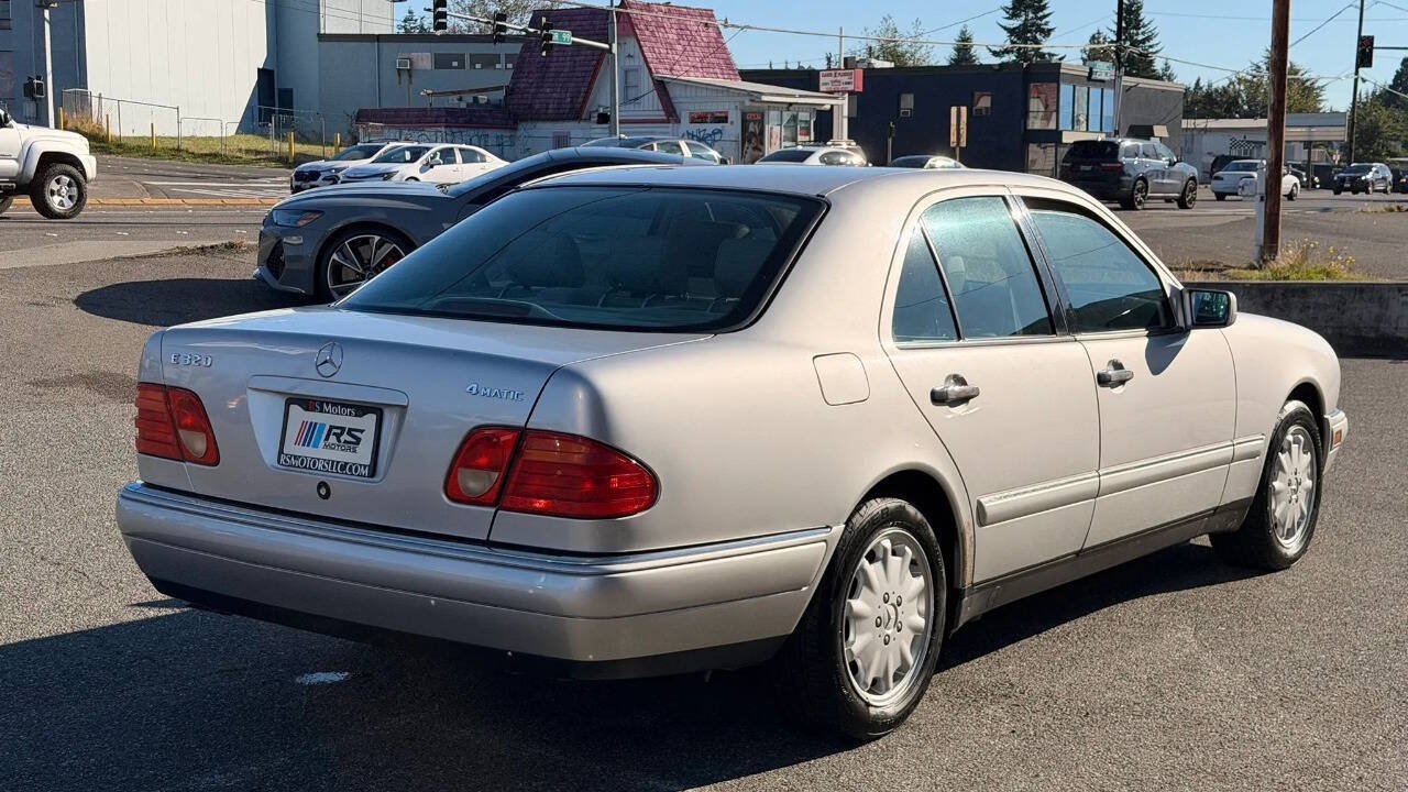 Used 1999 Mercedes-Benz E 320 4MATIC Sedan image 5