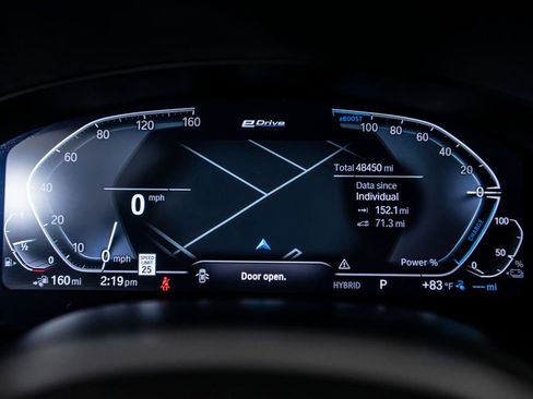 Used 2021 BMW 530e w/ M Sport Package image 27