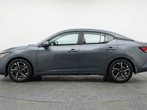 Used 2025 Nissan Sentra SV FWD image 5