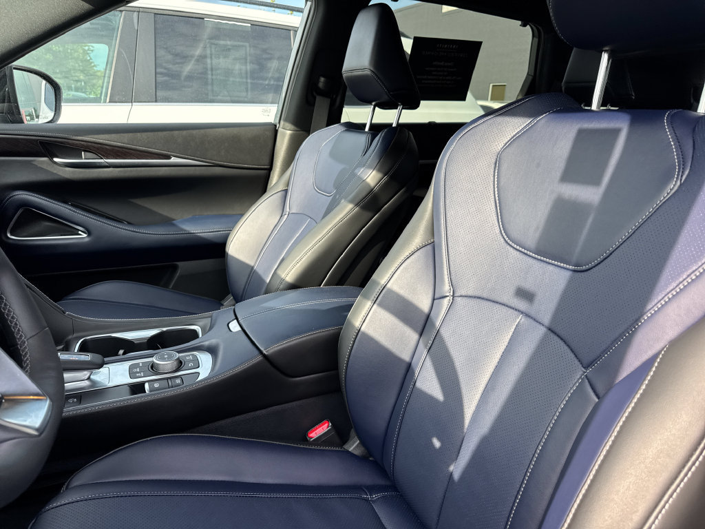 Certified 2026 INFINITI QX60 Sport w/ Dark Cargo Package AWD/4WD image 19