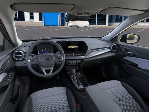 New 2026 Chevrolet Trax LT w/ Midnight Edition FWD image 16