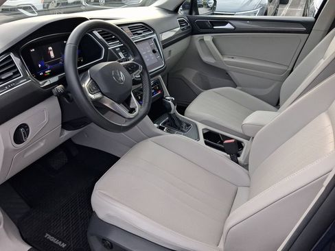Used 2022 Volkswagen Tiguan SE FWD image 13