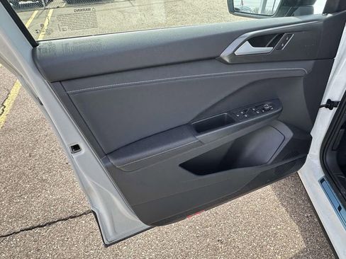 New 2025 Volkswagen Taos SE AWD/4WD image 11