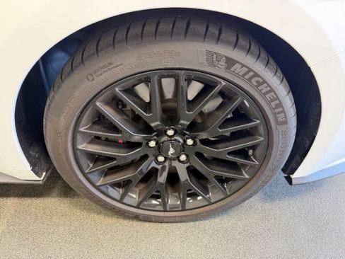 Used 2018 Ford Mustang GT w/ GT Performance Package RWD image 7