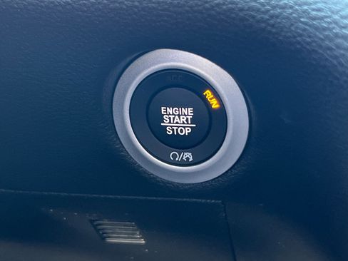 New 2026 Chrysler Pacifica Select image 21