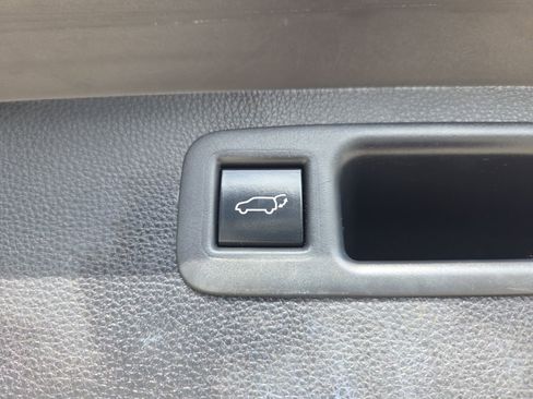 Used 2022 Toyota Highlander XLE image 24