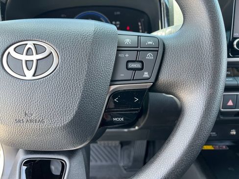 Used 2026 Toyota Camry LE w/ Convenience Package FWD image 22