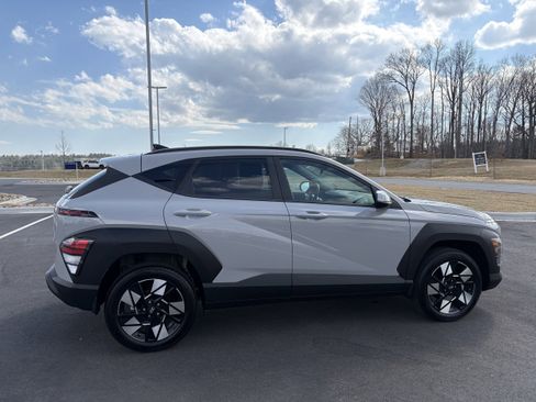 Used 2025 Hyundai Kona SEL image 8