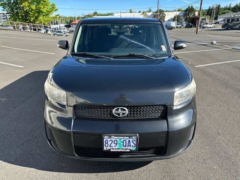 Used 2010 Scion xB FWD image 10
