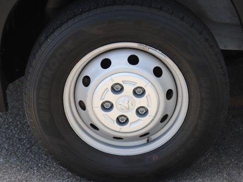 Used 2023 RAM ProMaster 2500 FWD image 3