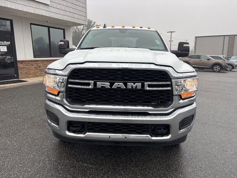 Used 2024 RAM 3500 Tradesman w/ Chrome Appearance Group image 9