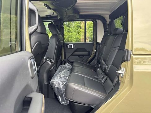 New 2026 Jeep Gladiator Sport AWD/4WD image 6