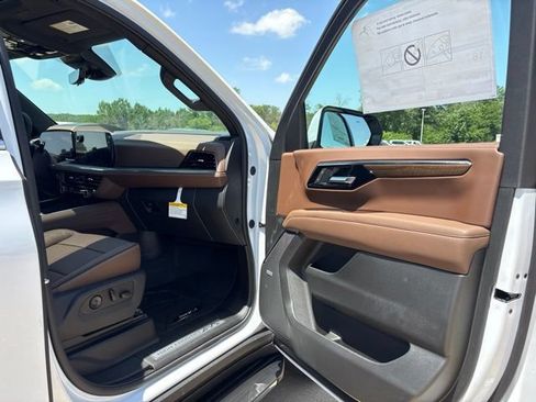 New 2026 Chevrolet Tahoe High Country w/ Sun And Tow Package AWD/4WD image 43