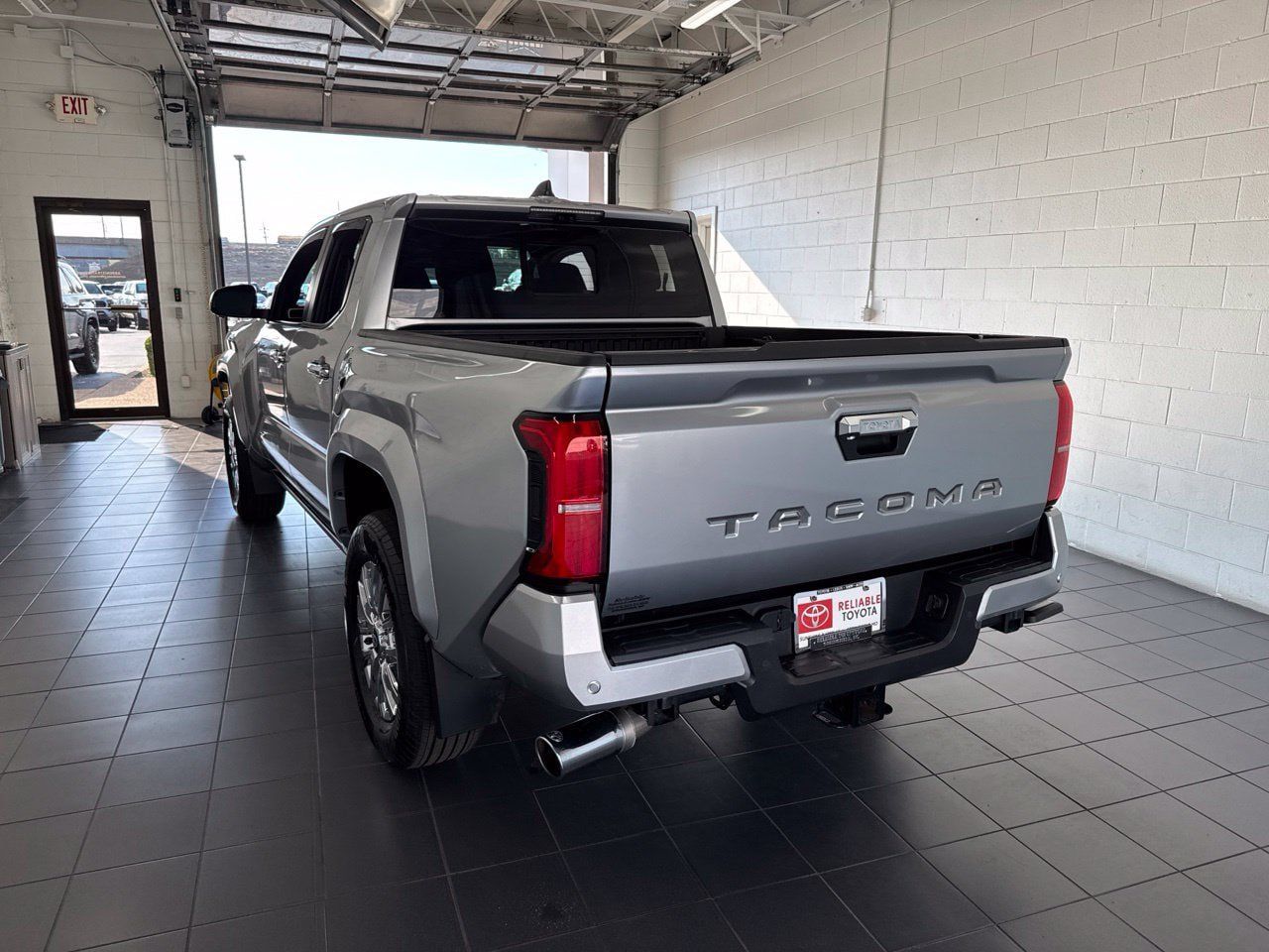 Certified 2025 Toyota Tacoma Limited AWD/4WD image 6