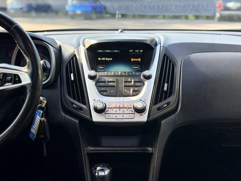 Used 2017 Chevrolet Equinox LT AWD/4WD image 23