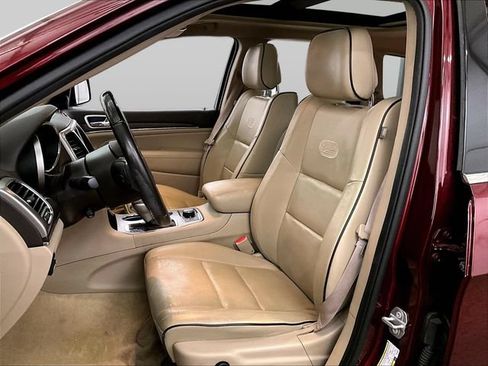 Used 2018 Jeep Grand Cherokee Overland AWD/4WD image 25