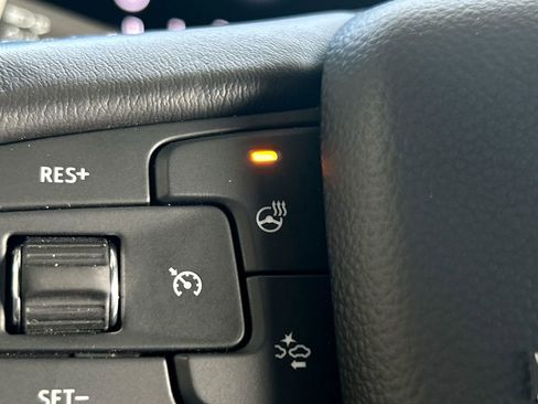 Used 2024 Cadillac Escalade Premium Luxury image 21