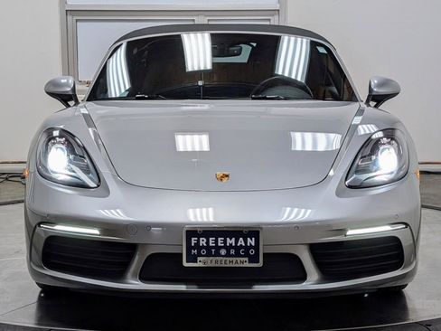 Used 2017 Porsche 718 Boxster image 3
