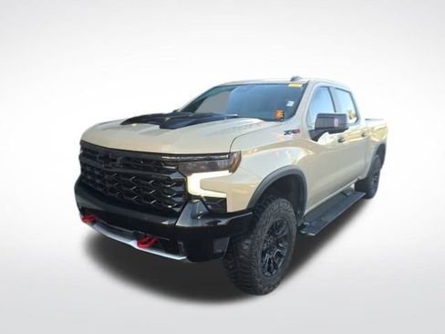 Used 2022 Chevrolet Silverado 1500 ZR2 w/ Technology Package image 4