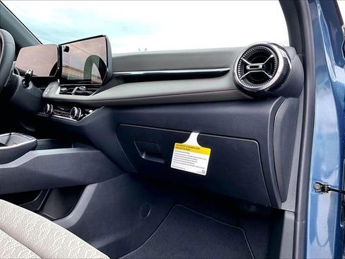 New 2026 Chevrolet Equinox LT w/ Convenience Package II FWD image 27