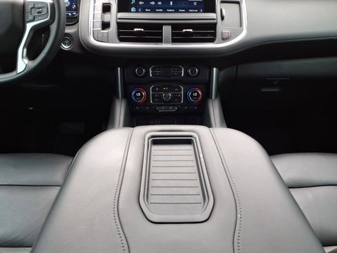 Used 2024 Chevrolet Tahoe LT w/ Luxury Package RWD image 18