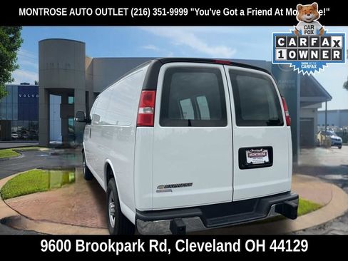 Used 2024 Chevrolet Express 2500 w/ Driver Convenience Package RWD image 4