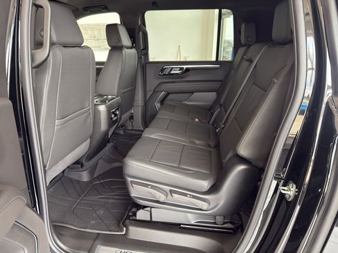 New 2026 Chevrolet Suburban LT image 22