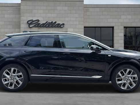 Used 2025 Cadillac Optiq Luxury 2 w/ LPO, Floor Liner Package AWD/4WD image 2