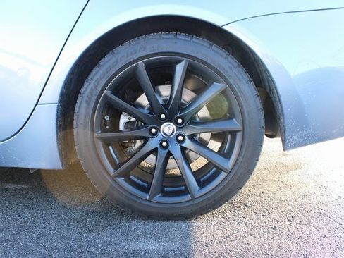 Used 2013 Jaguar XJ AWD image 34