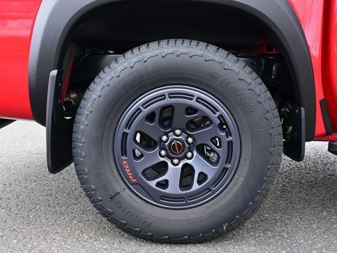 New 2026 Nissan Frontier PRO-4X w/ Pro-4x Convenience Package image 9