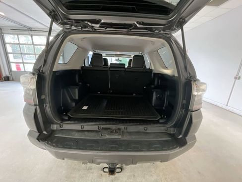 Used 2018 Toyota 4Runner SR5 Premium AWD/4WD image 24