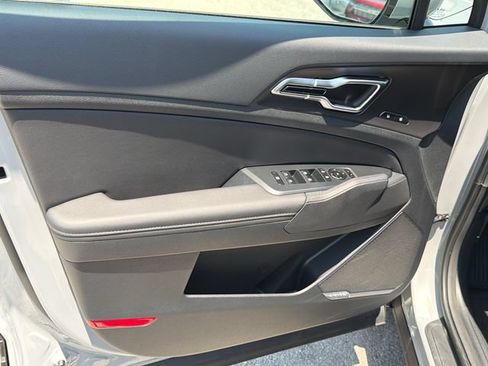 New 2026 Kia Sportage SX AWD/4WD image 16