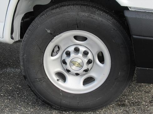 New 2025 Chevrolet Express 3500 Extended w/ Driver Convenience Package RWD image 7