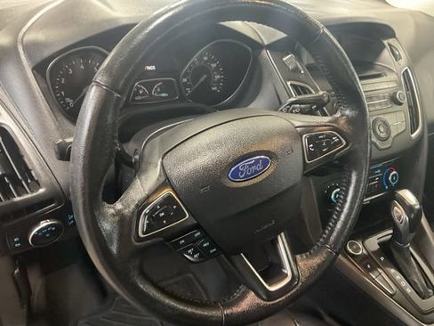 Used 2016 Ford Focus SE w/ Equipment Group 201A FWD image 8
