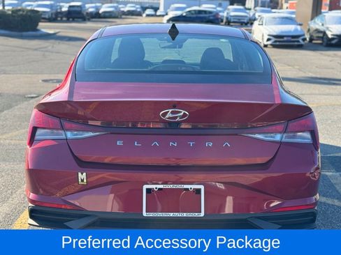 Used 2023 Hyundai Elantra SEL w/ Preferred Accessory Package image 5