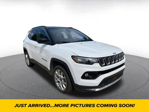 Used 2025 Jeep Compass Limited image 1