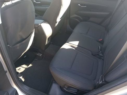 Certified 2023 Hyundai Tucson SE image 5