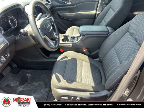 Used 2022 GMC Acadia SLE w/ LPO, Cargo Package AWD/4WD image 18