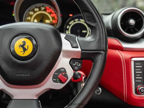 Used 2016 Ferrari California T image 35